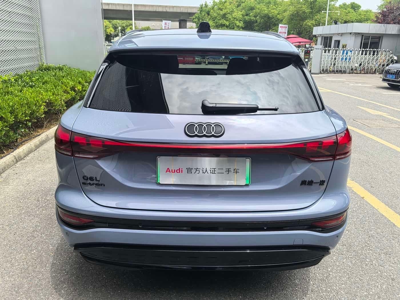 2025 Audi Q6L e-tron Red, 6,000 km, China export – photo 5