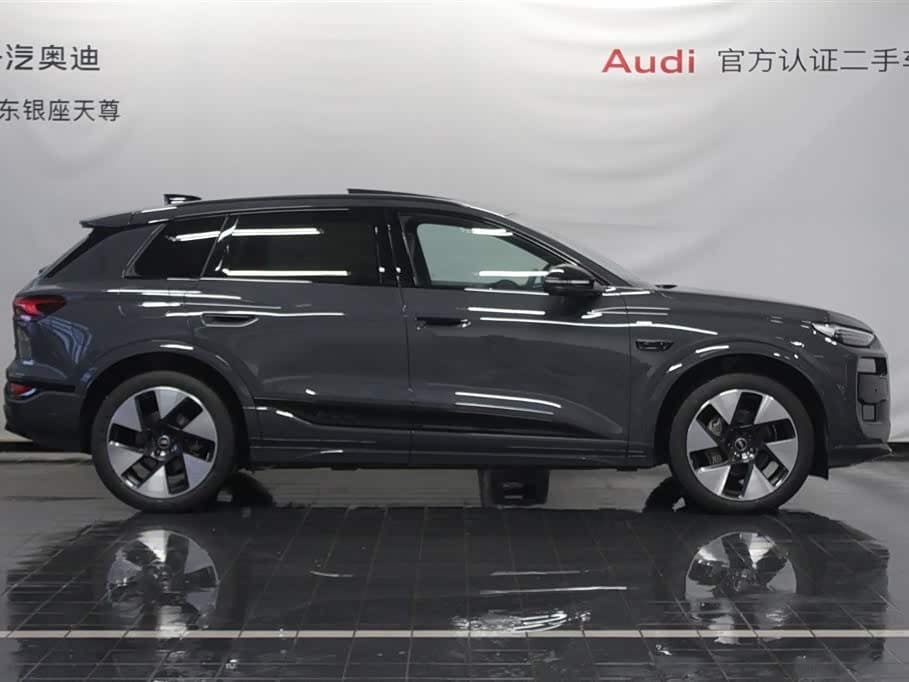 2025 Audi Q6L e-tron 银灰色, 6,400 km, China export – photo 4