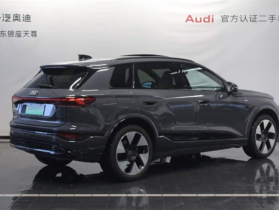 2025 Audi Q6L e-tron 银灰色, 6,400 km, China export – photo 5