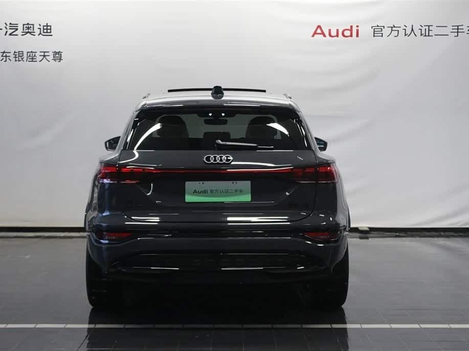 2025 Audi Q6L e-tron 银灰色, 6,400 km, China export – photo 6