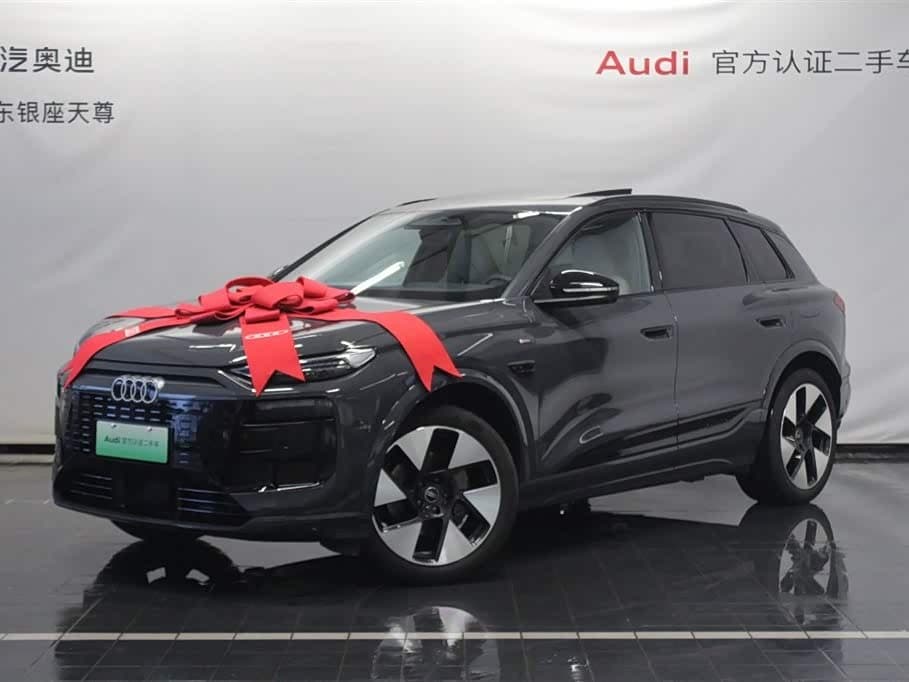 2025 Audi Q6L e-tron 银灰色, 6,400 km, China export – photo 3