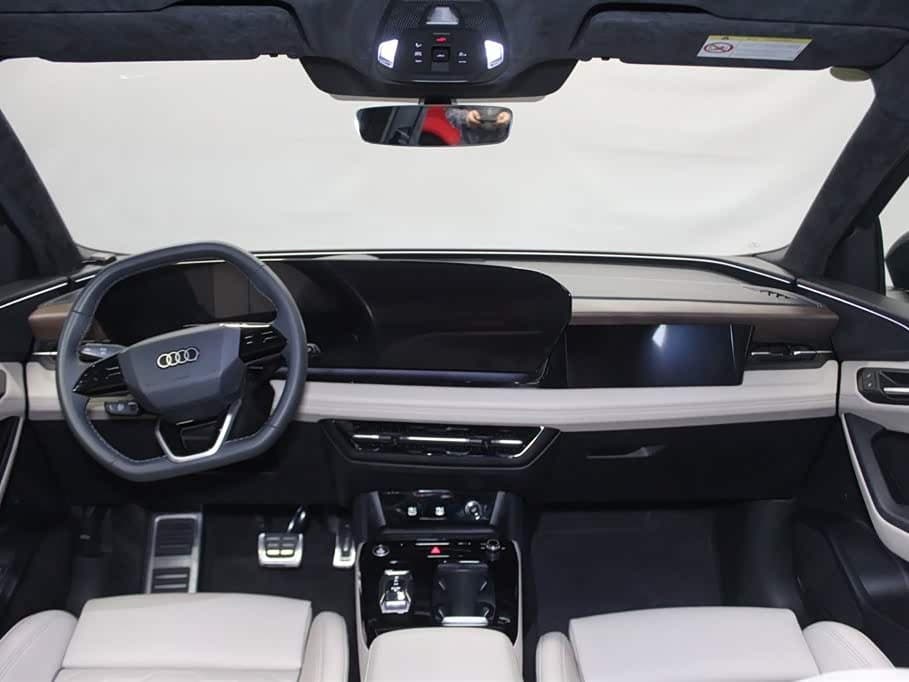 2025 Audi Q6L e-tron 银灰色, 6,400 km, China export – photo 9