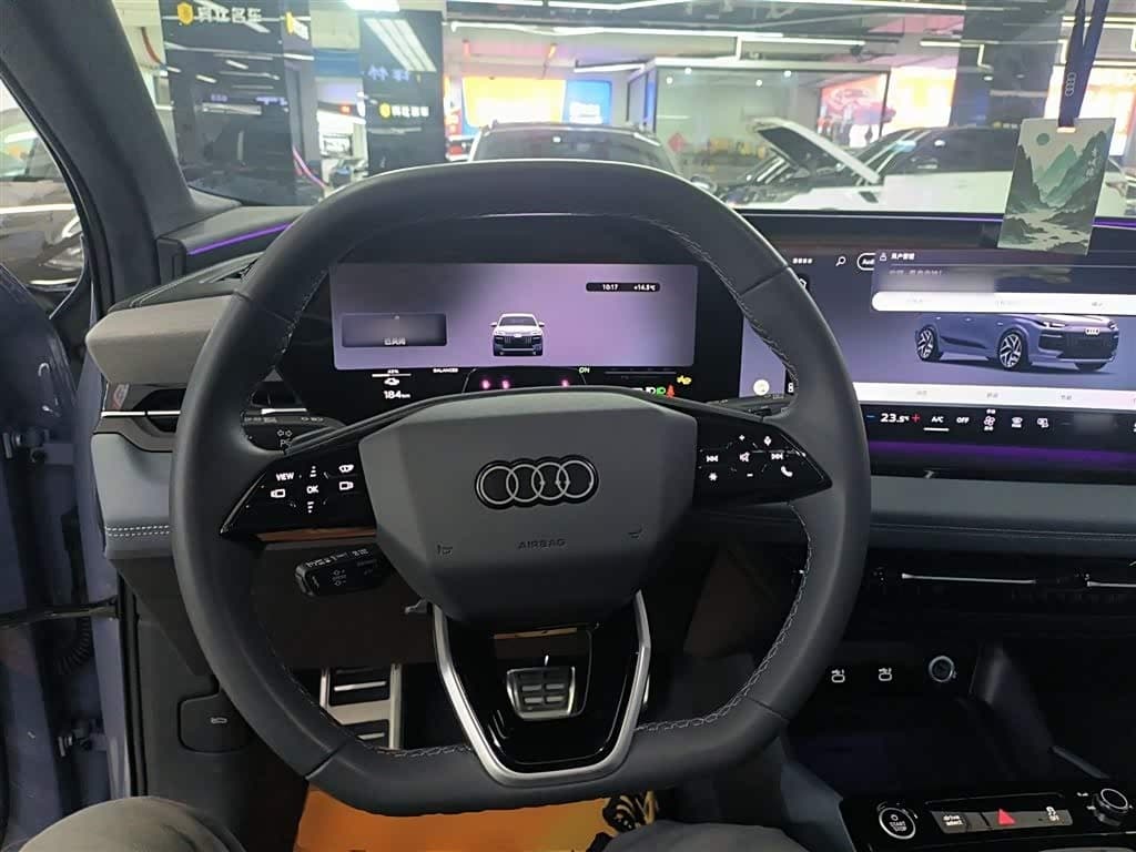 2025 Audi Q6L e-tron Red, 7,500 km, China export – photo 11