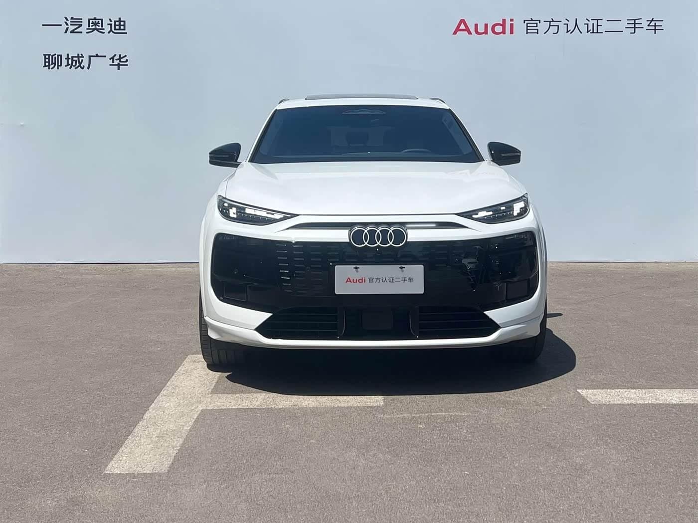 2025 Audi Q6L e-tron White, 3,800 km, China export – photo 2