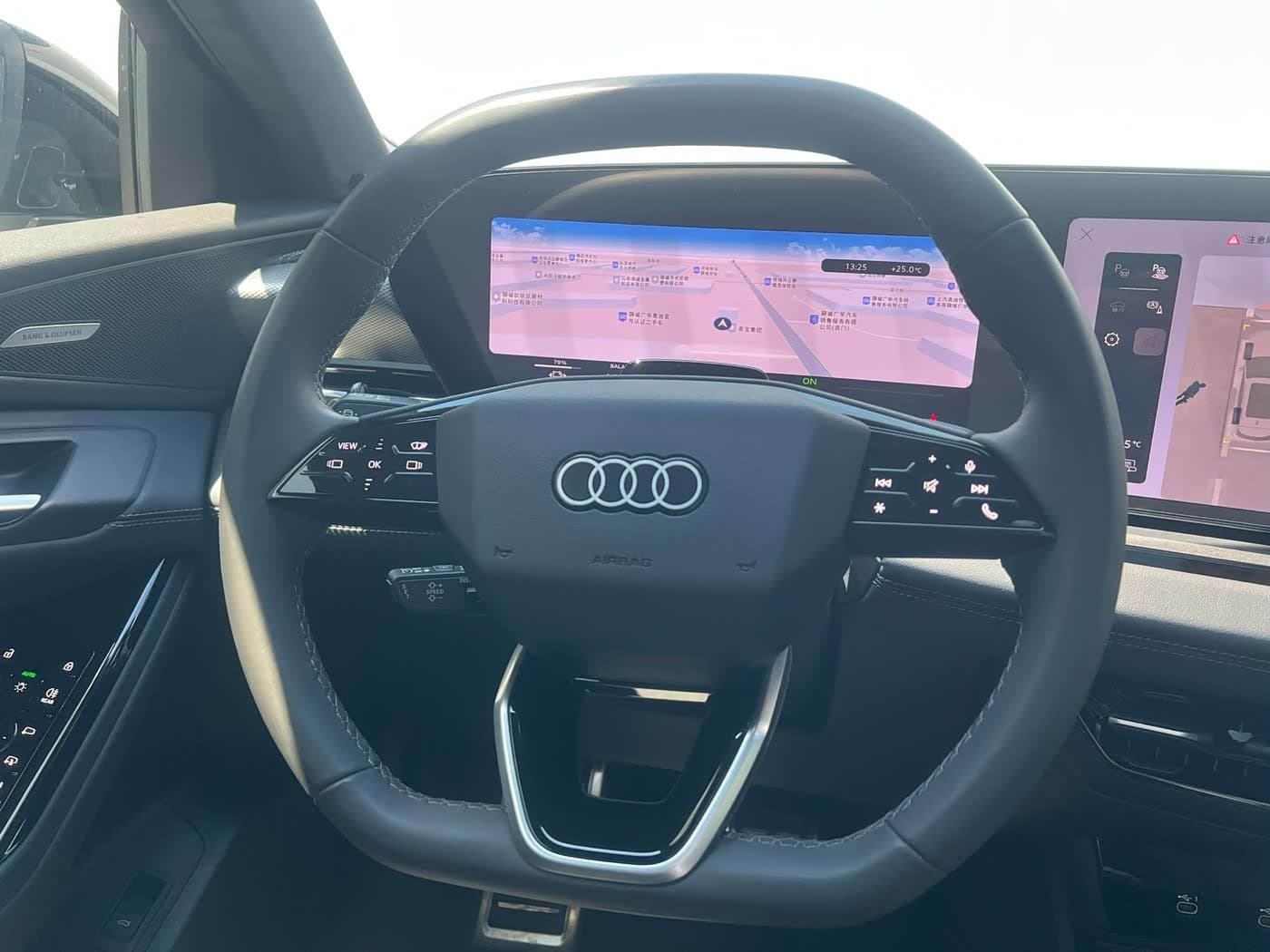 2025 Audi Q6L e-tron White, 3,800 km, China export – photo 11