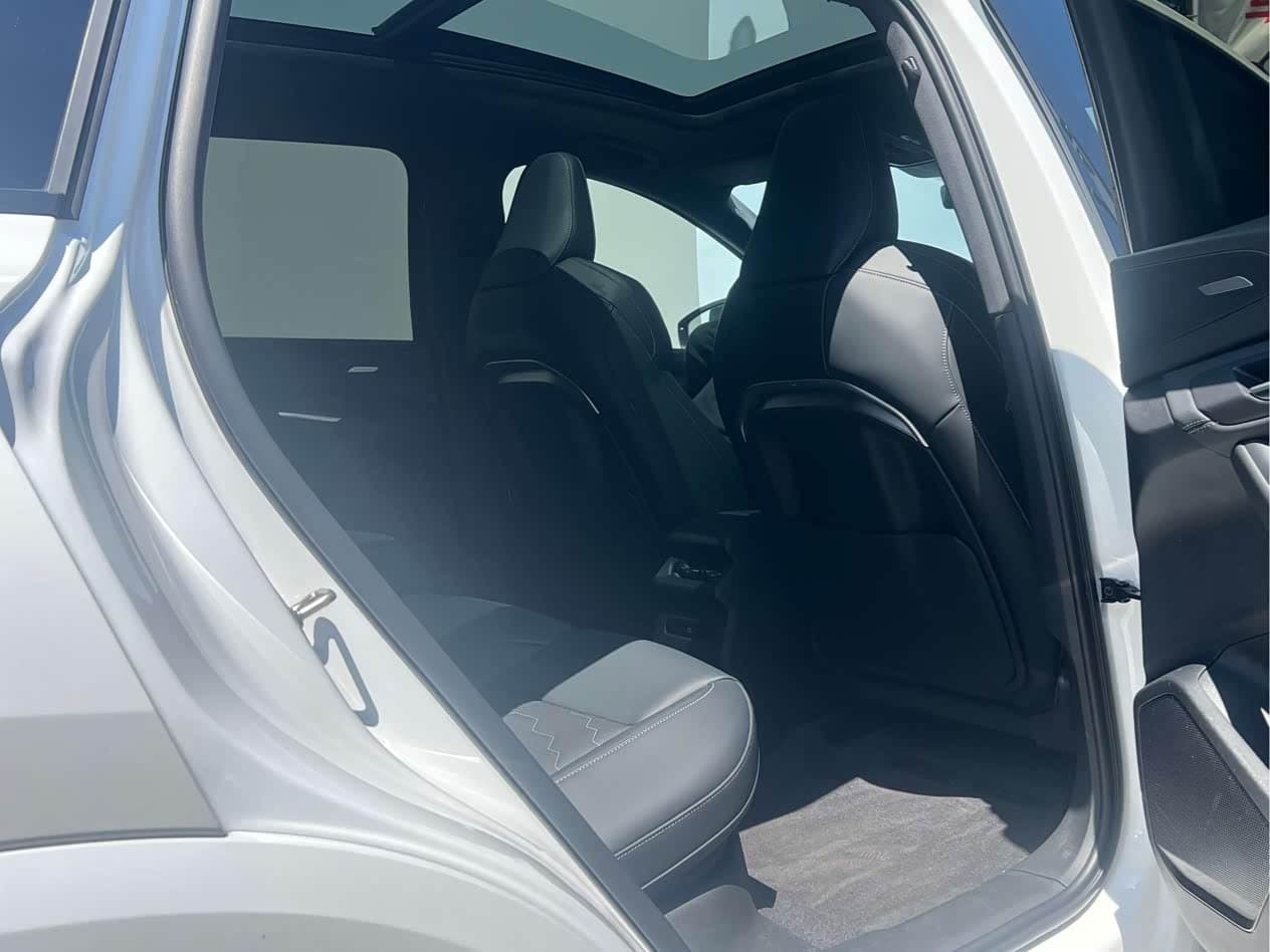 2025 Audi Q6L e-tron White, 3,800 km, China export – photo 10