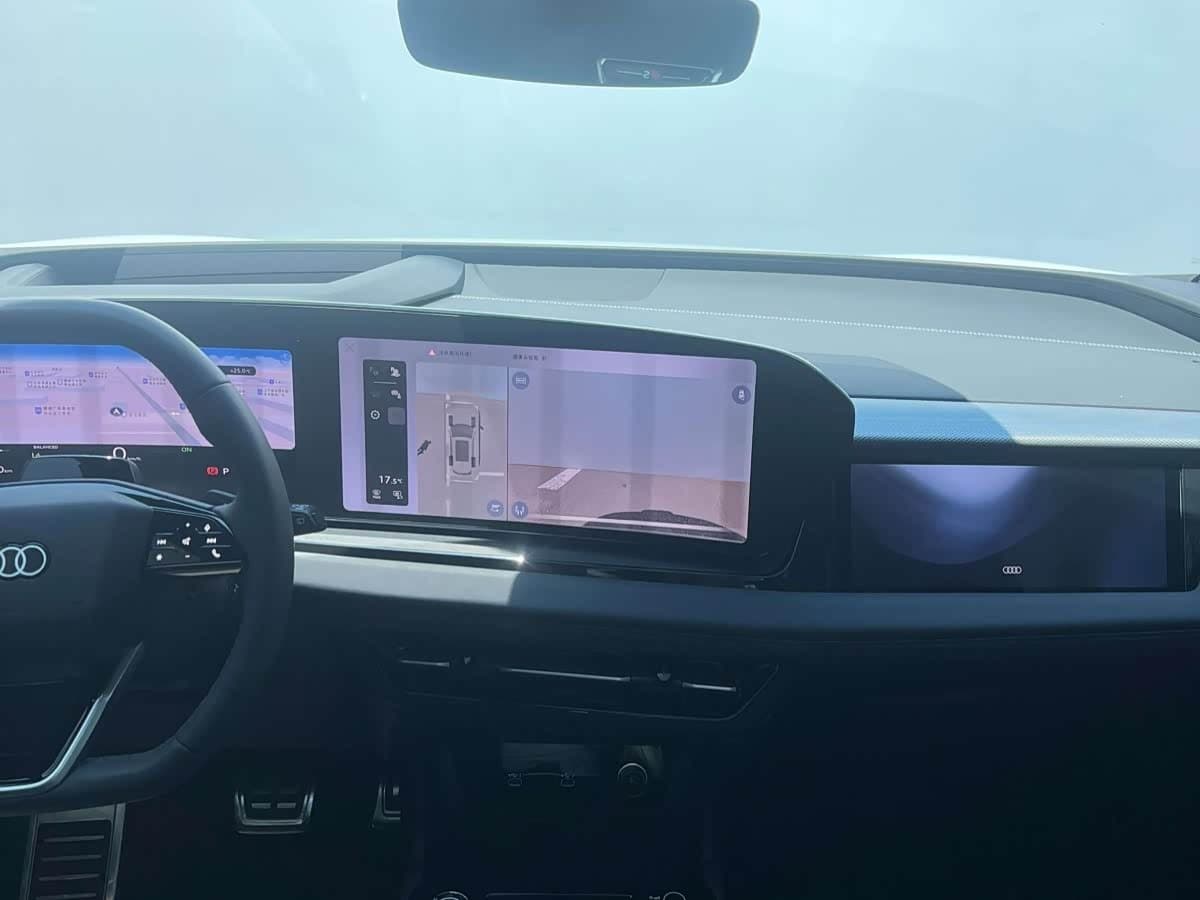 2025 Audi Q6L e-tron White, 3,800 km, China export – photo 6