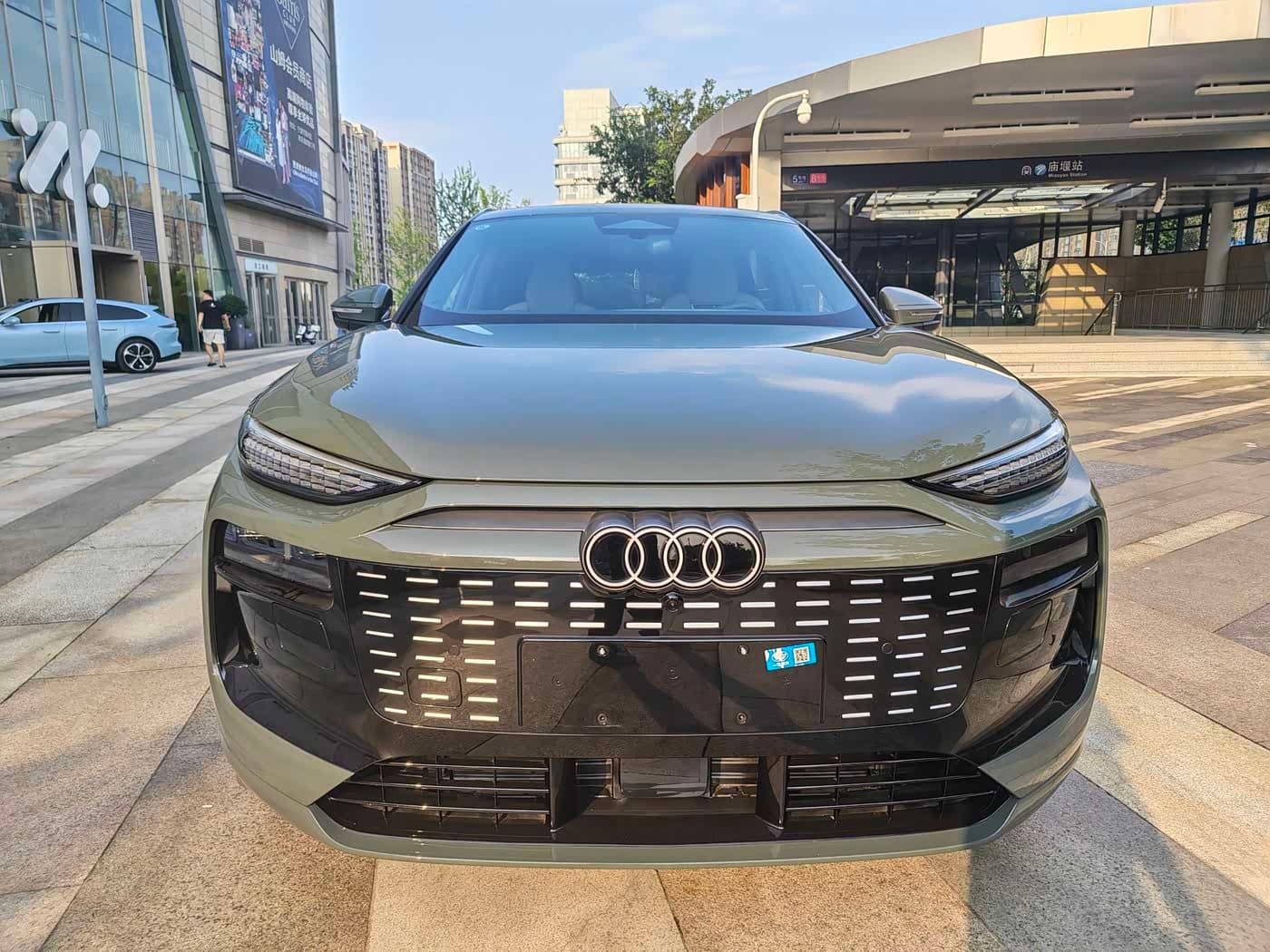 2025 Audi Q6L e-tron Green, 200 km, China export – photo 2
