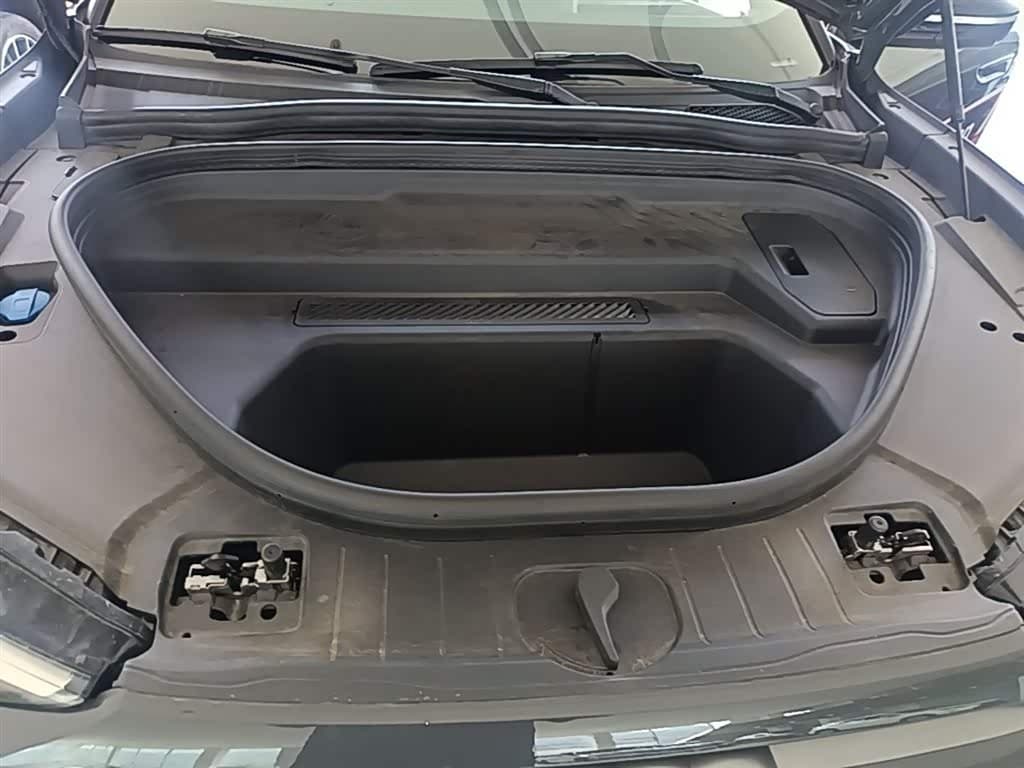 2025 Audi Q6L e-tron 银灰色, 13,200 km, China export – photo 20