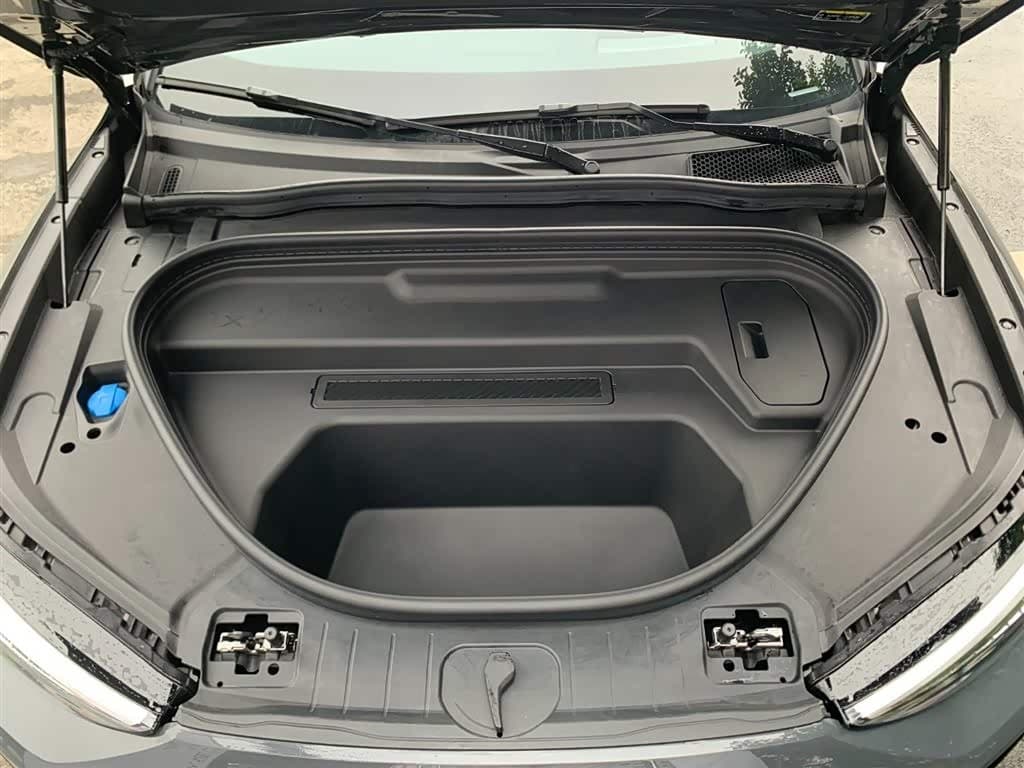 2025 Audi Q6L e-tron 银灰色, 100 km, China export – photo 18