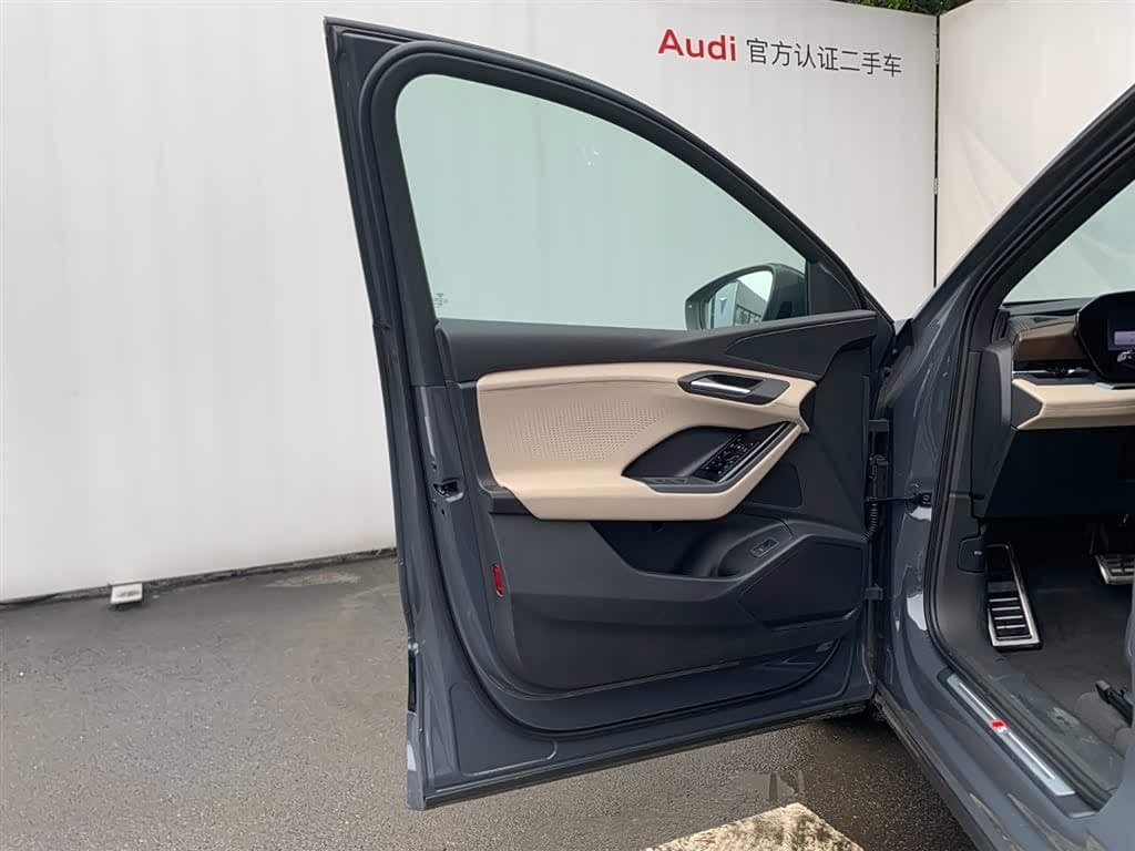2025 Audi Q6L e-tron 银灰色, 100 km, China export – photo 17