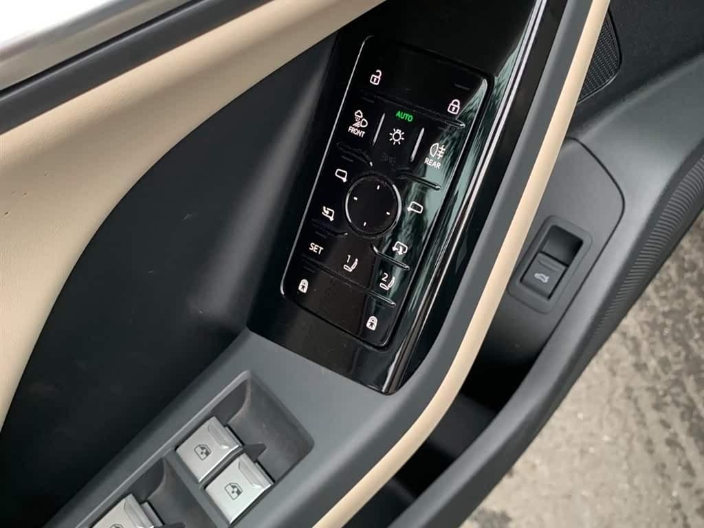 2025 Audi Q6L e-tron 银灰色, 100 km, China export – photo 20