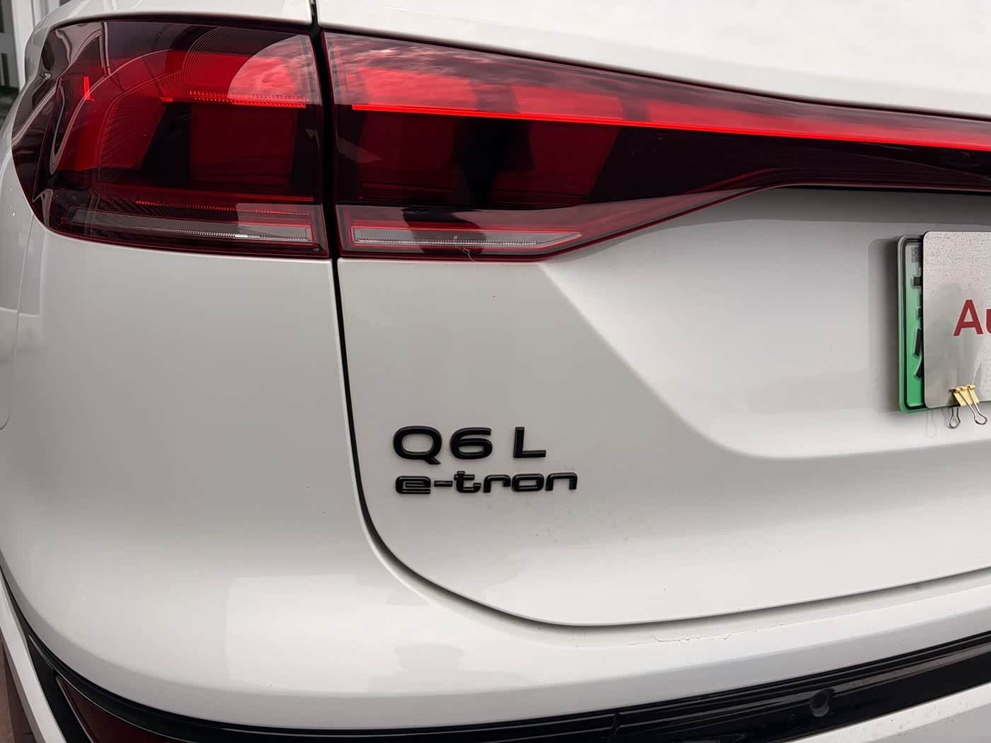 2025 Audi Q6L e-tron White, 12,000 km, China export – photo 6