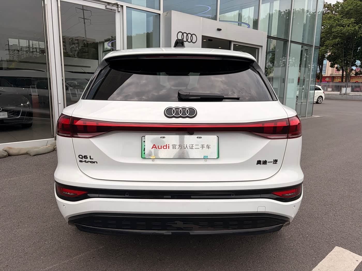 2025 Audi Q6L e-tron White, 12,000 km, China export – photo 5