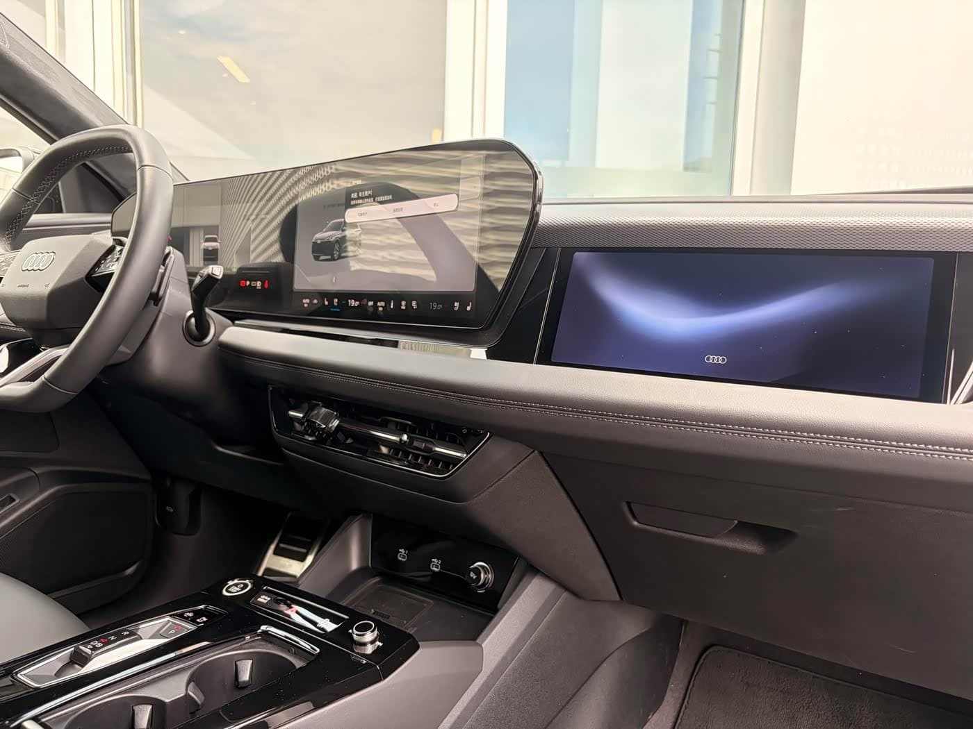 2025 Audi Q6L e-tron White, 12,000 km, China export – photo 14