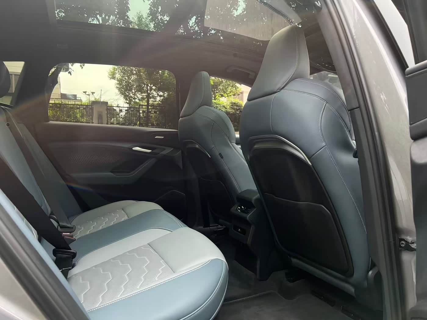 2025 Audi Q6L e-tron 银灰色, 4,000 km, China export – photo 7