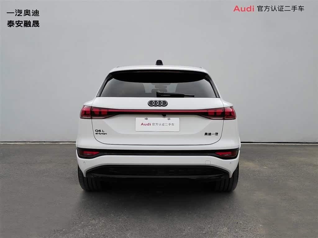 2025 Audi Q6L e-tron White, 6,900 km, China export – photo 3