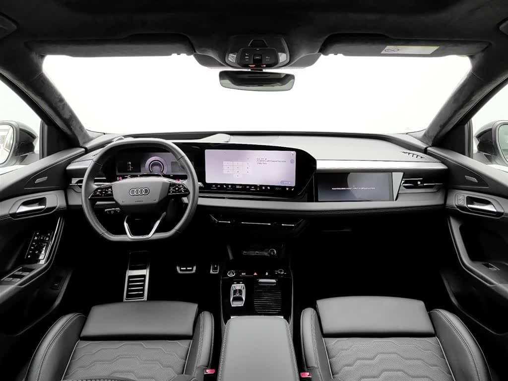2025 Audi Q6L e-tron White, 6,900 km, China export – photo 10