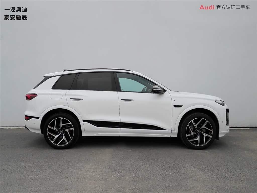 2025 Audi Q6L e-tron White, 6,900 km, China export – photo 4