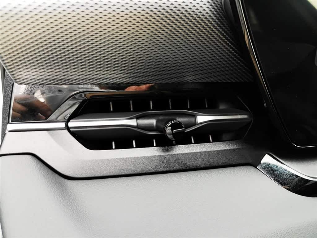 2025 Audi Q6L e-tron White, 6,900 km, China export – photo 9