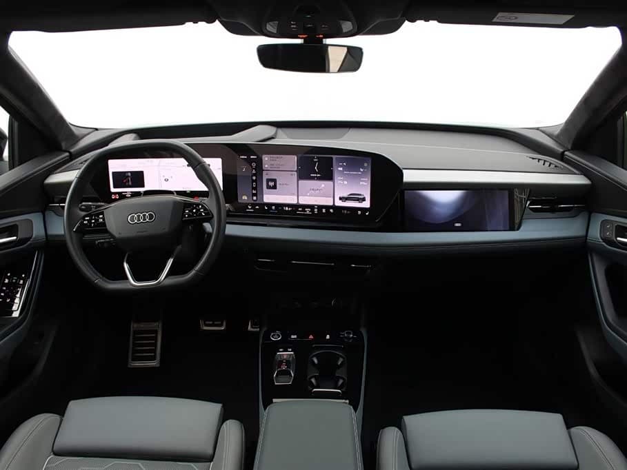 2025 Audi Q6L e-tron 银灰色, 9,800 km, China export – photo 6