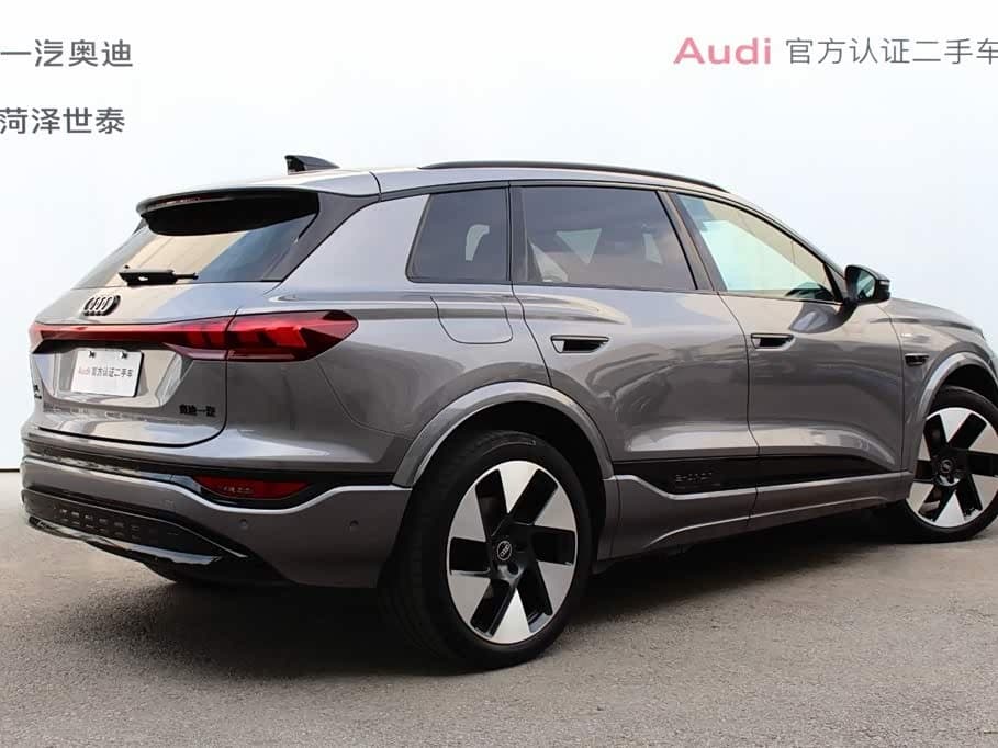 2025 Audi Q6L e-tron 银灰色, 9,800 km, China export – photo 2