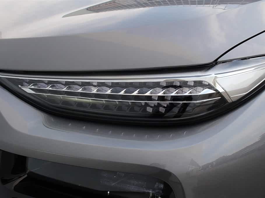 2025 Audi Q6L e-tron 银灰色, 9,800 km, China export – photo 10