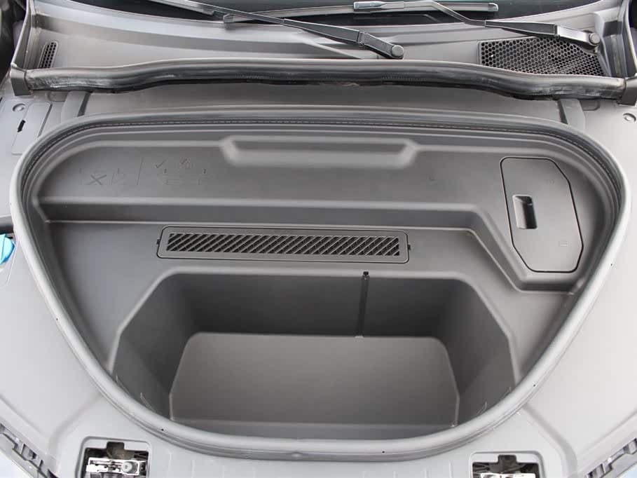2025 Audi Q6L e-tron 银灰色, 9,800 km, China export – photo 19
