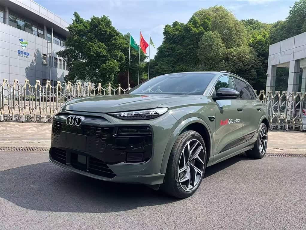 2025 Audi Q6L e-tron Green, 12,400 km, China export – photo 1