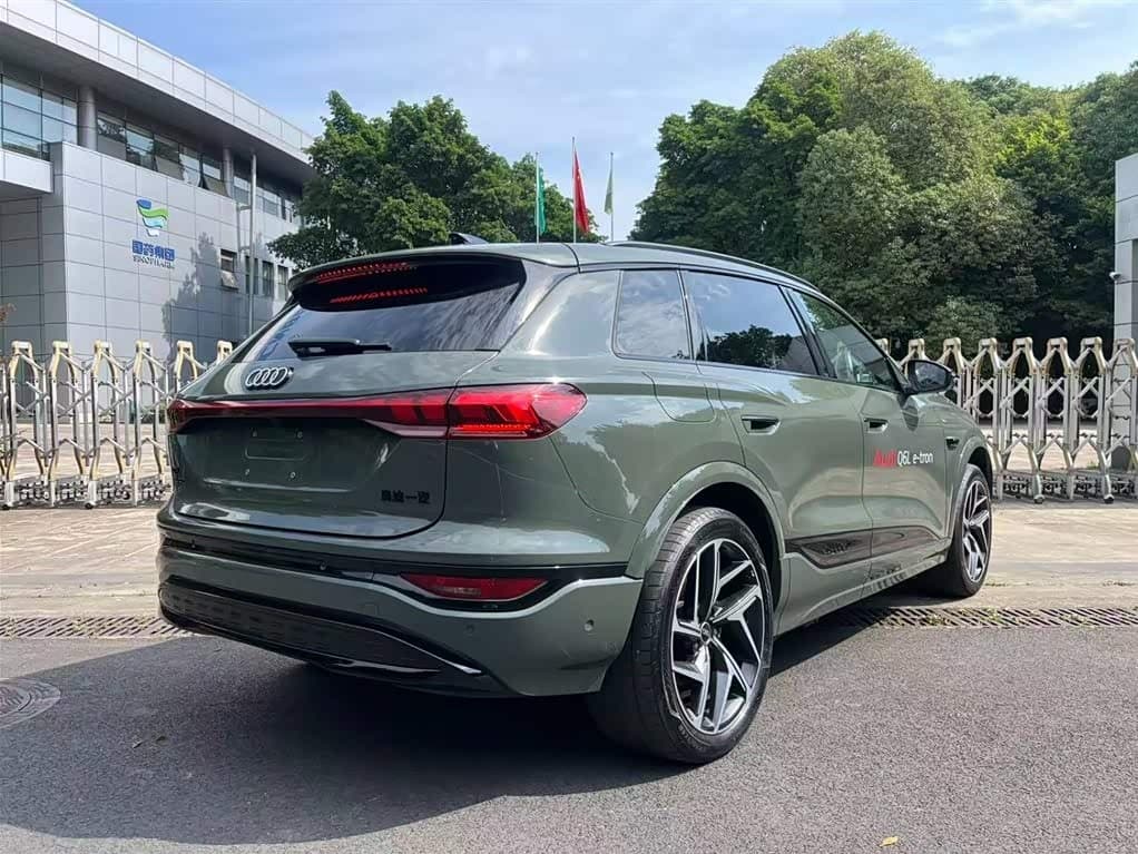 2025 Audi Q6L e-tron Green, 12,400 km, China export – photo 4