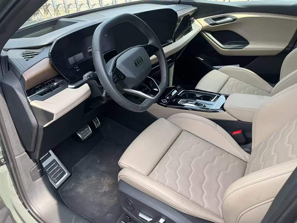 2025 Audi Q6L e-tron Green, 12,400 km, China export – photo 6