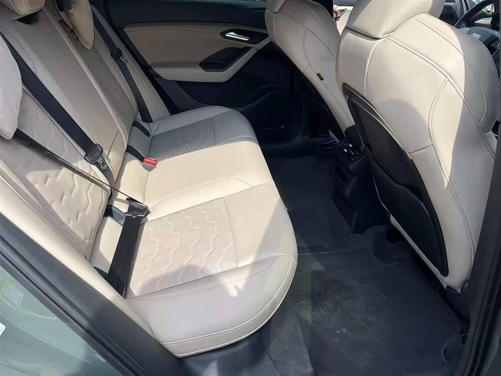 2025 Audi Q6L e-tron Green, 12,400 km, China export – photo 9