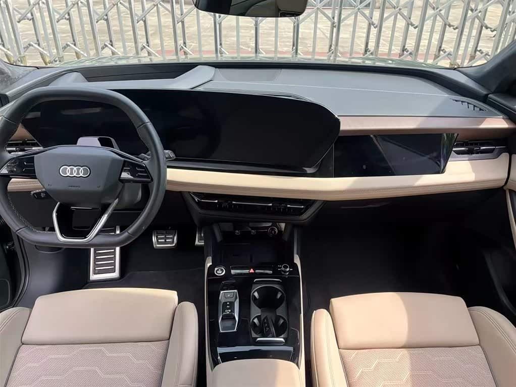2025 Audi Q6L e-tron Green, 12,400 km, China export – photo 10