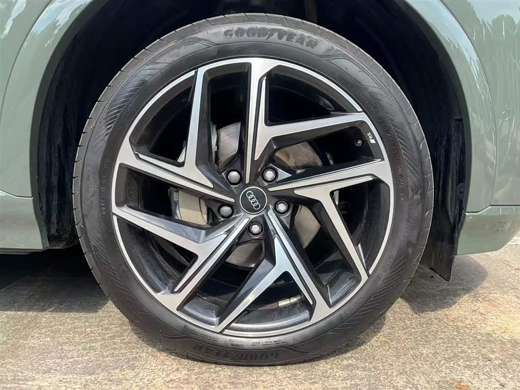 2025 Audi Q6L e-tron Green, 12,400 km, China export – photo 14