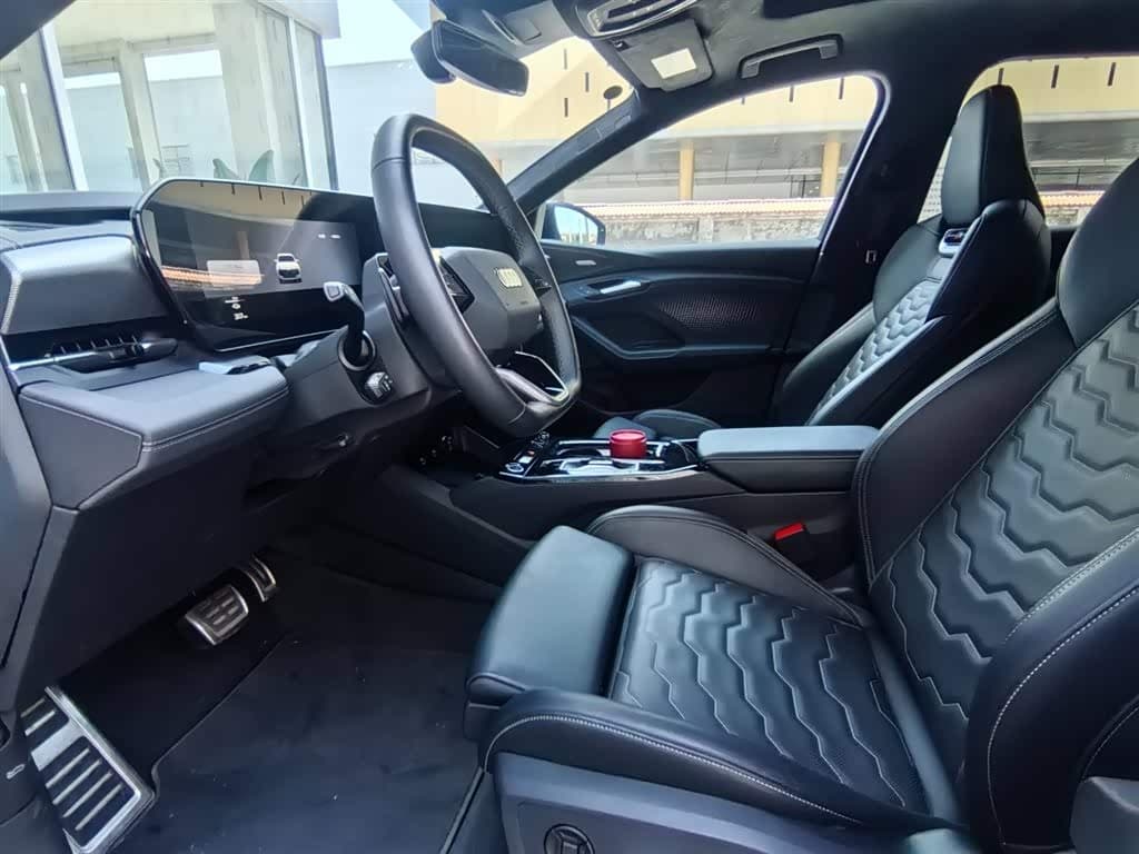 2025 Audi Q6L e-tron White, 15,000 km, China export – photo 8