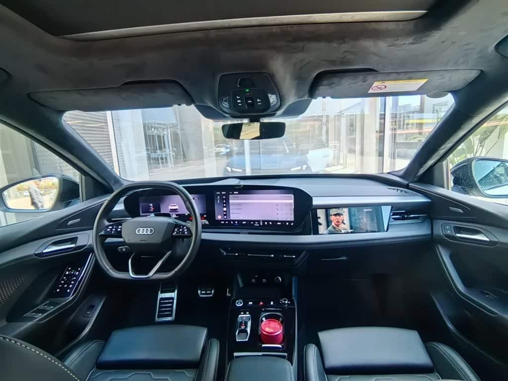 2025 Audi Q6L e-tron White, 15,000 km, China export – photo 9