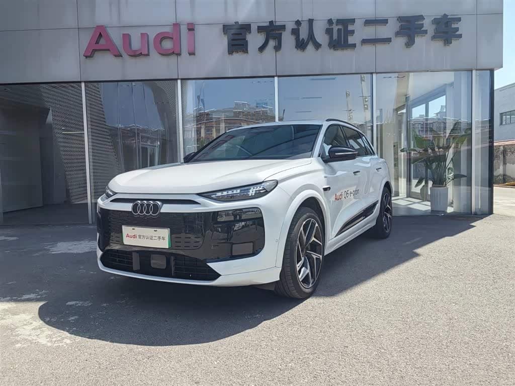 2025 Audi Q6L e-tron White, 15,000 km, China export – photo 1