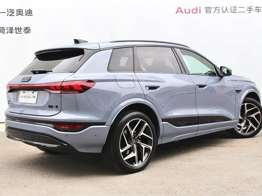 2025 Audi Q6L e-tron Blue, 5,600 km, China export – photo 2