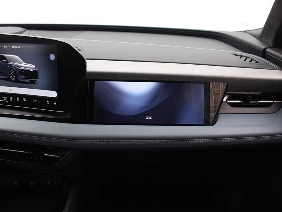 2025 Audi Q6L e-tron Blue, 5,600 km, China export – photo 12