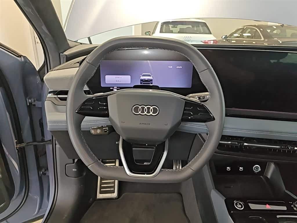 2025 Audi Q6L e-tron Red, 2,600 km, China export – photo 11