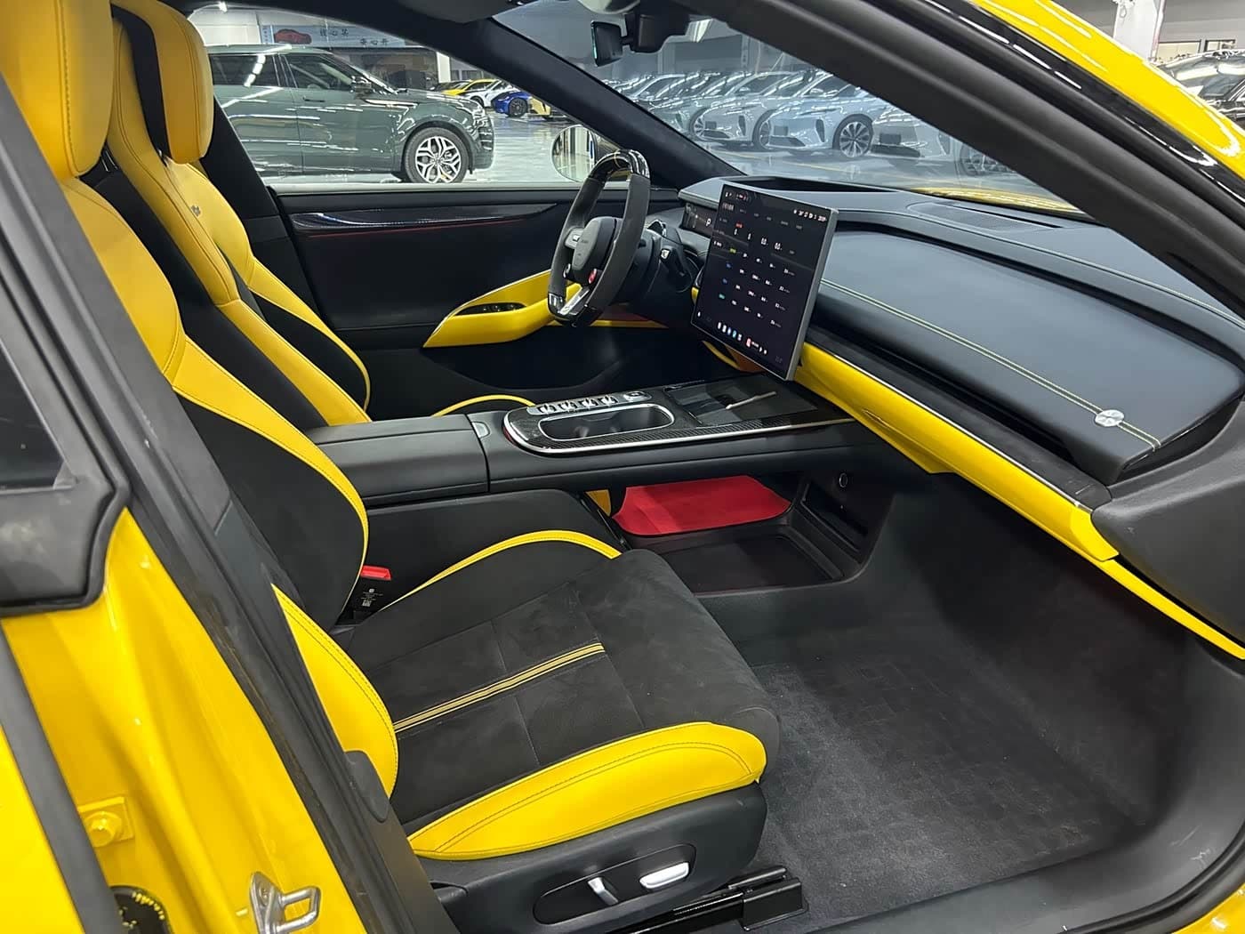 2025 Xiaomi Auto Xiaomi SU7 Ultra Yellow, 17,000 km, China export – photo 9