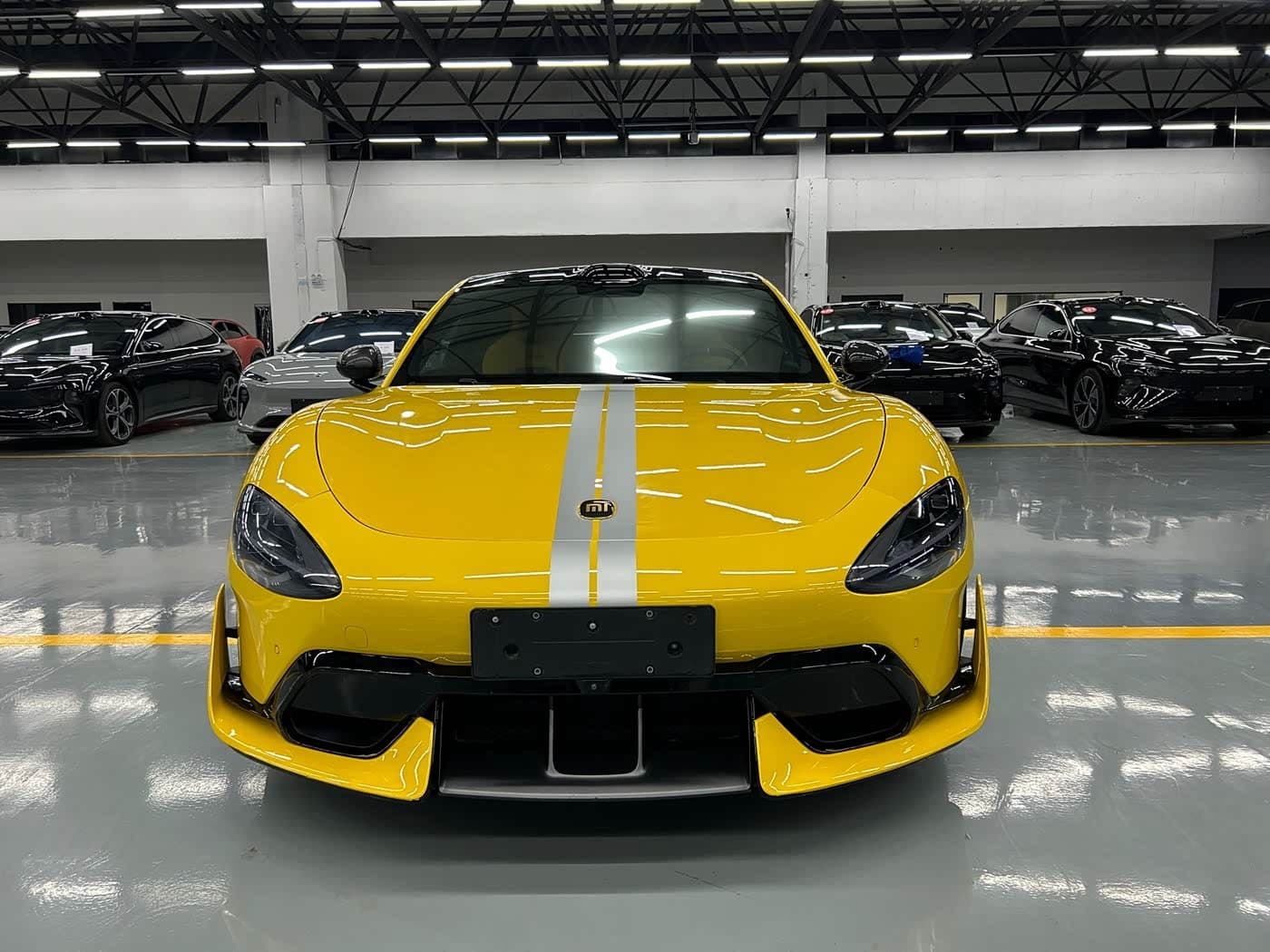 2025 Xiaomi Auto Xiaomi SU7 Ultra Yellow, 17,000 km, China export – photo 2