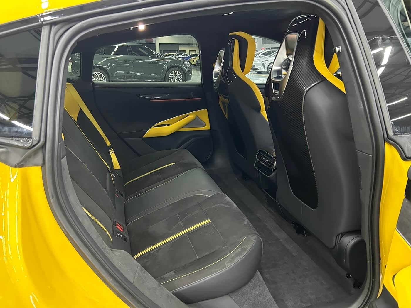 2025 Xiaomi Auto Xiaomi SU7 Ultra Yellow, 17,000 km, China export – photo 10