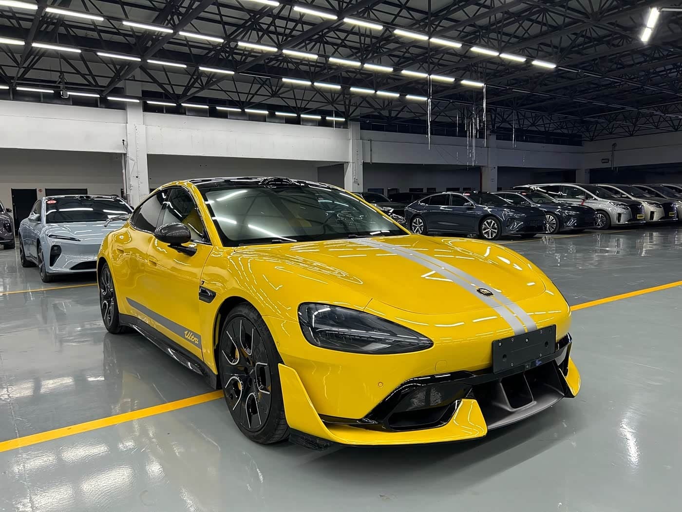 2025 Xiaomi Auto Xiaomi SU7 Ultra Yellow, 17,000 km, China export – photo 3