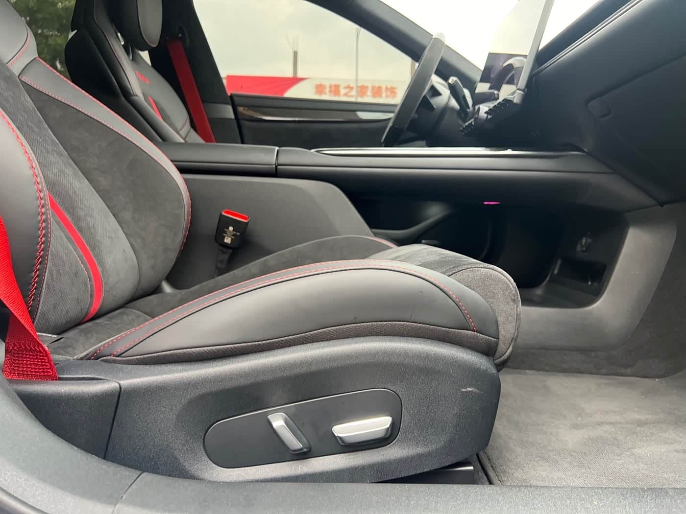 2025 Xiaomi Auto Xiaomi SU7 Ultra White, 9,900 km, China export – photo 17