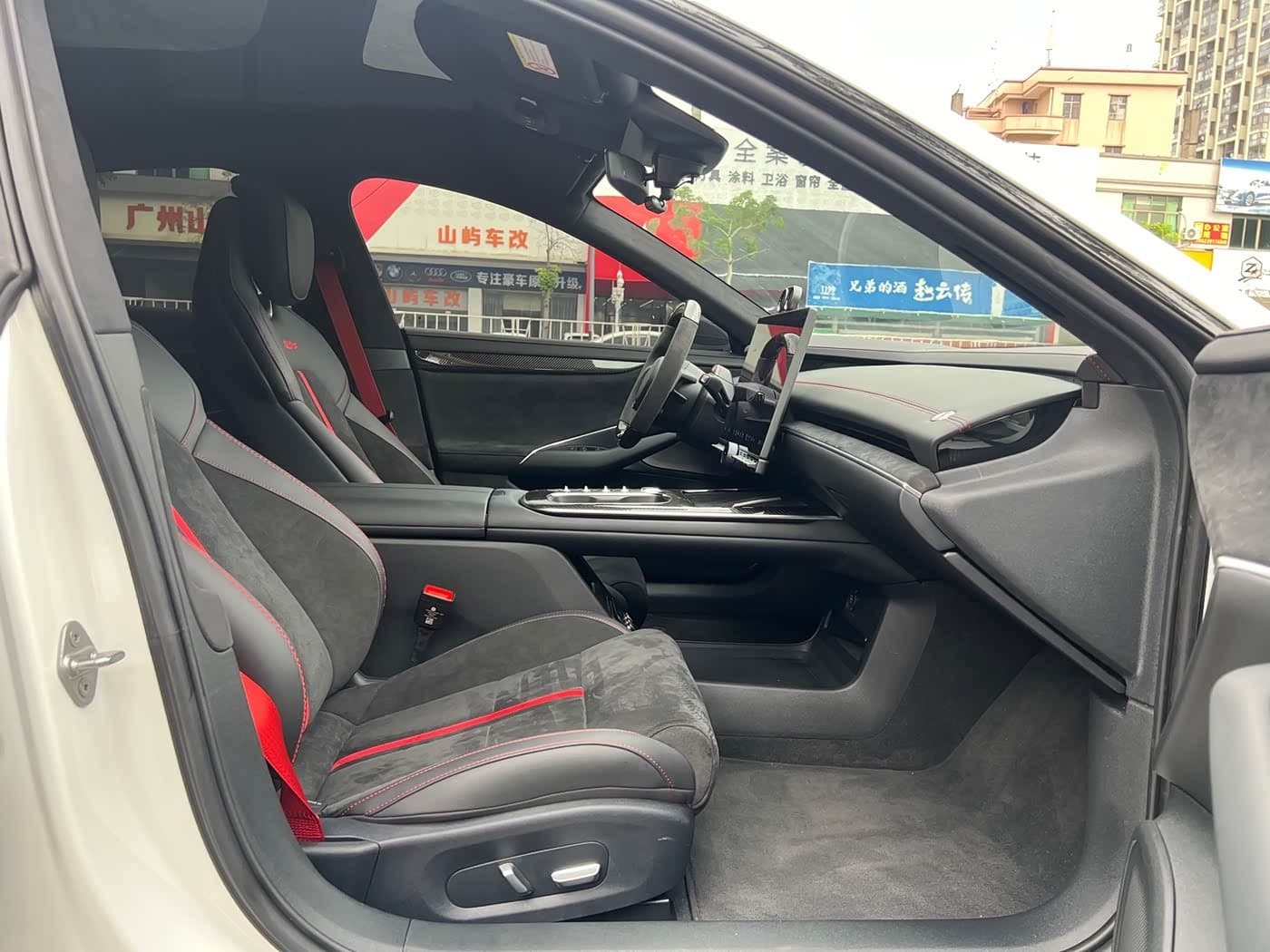 2025 Xiaomi Auto Xiaomi SU7 Ultra White, 9,900 km, China export – photo 16