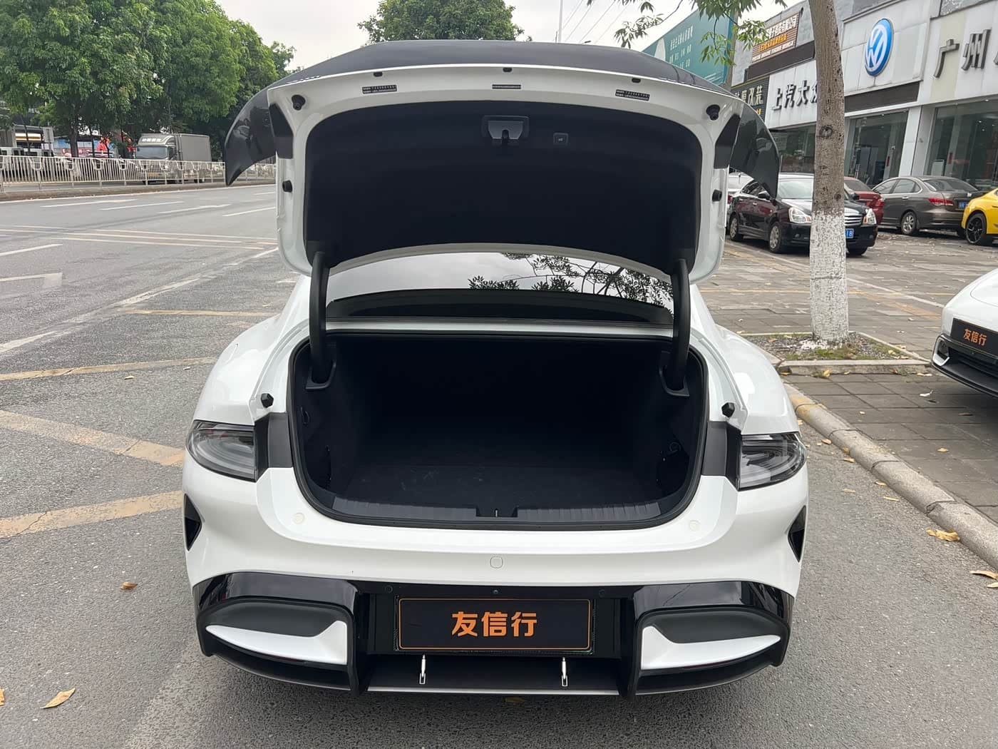 2025 Xiaomi Auto Xiaomi SU7 Ultra White, 9,900 km, China export – photo 14