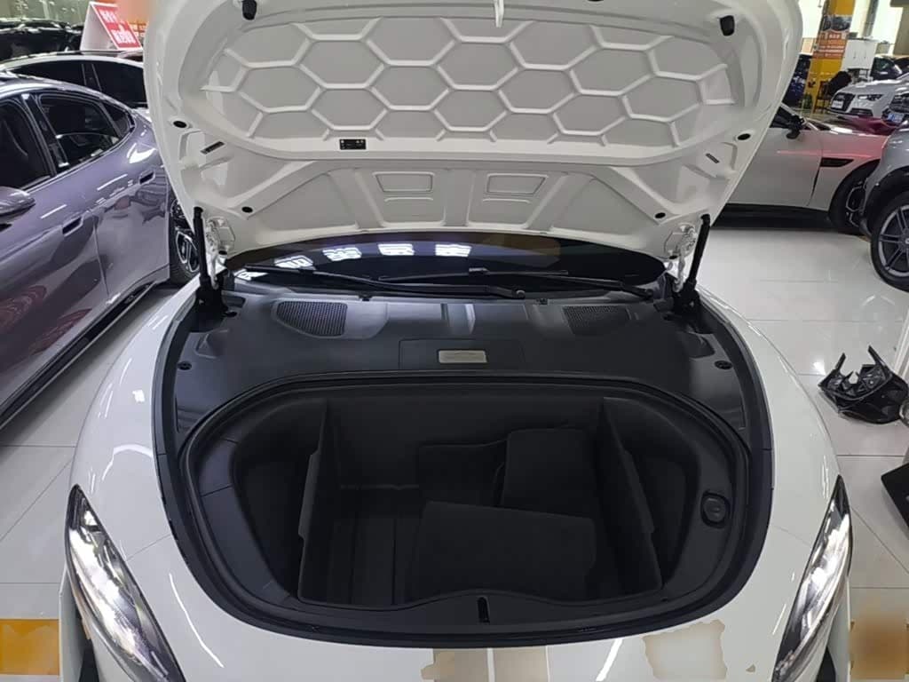 2025 Xiaomi Auto Xiaomi SU7 Ultra White, 6,700 km, China export – photo 20