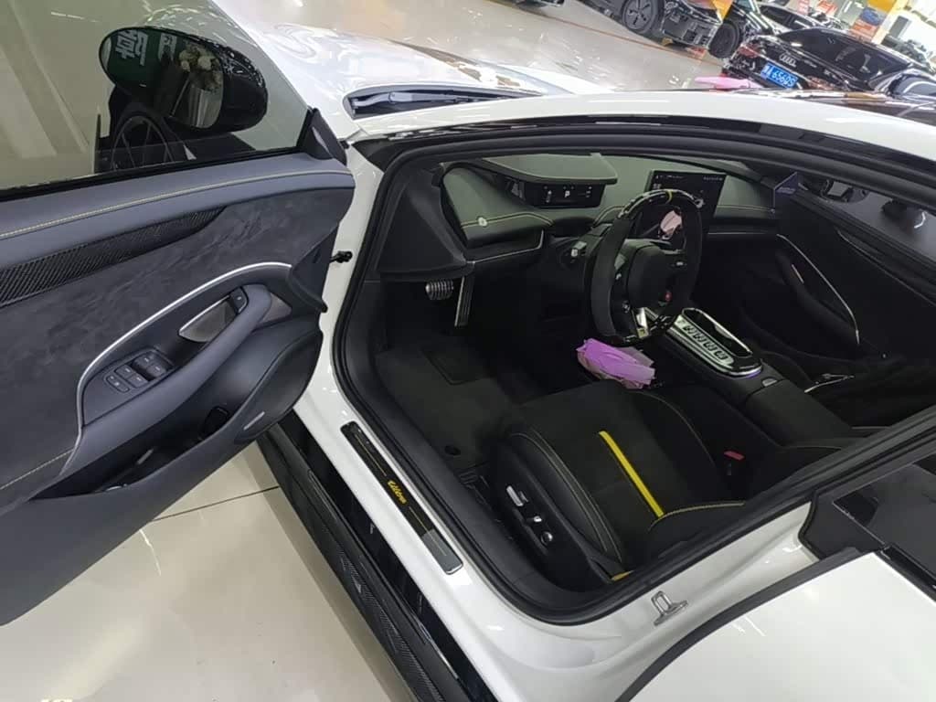 2025 Xiaomi Auto Xiaomi SU7 Ultra White, 6,700 km, China export – photo 16