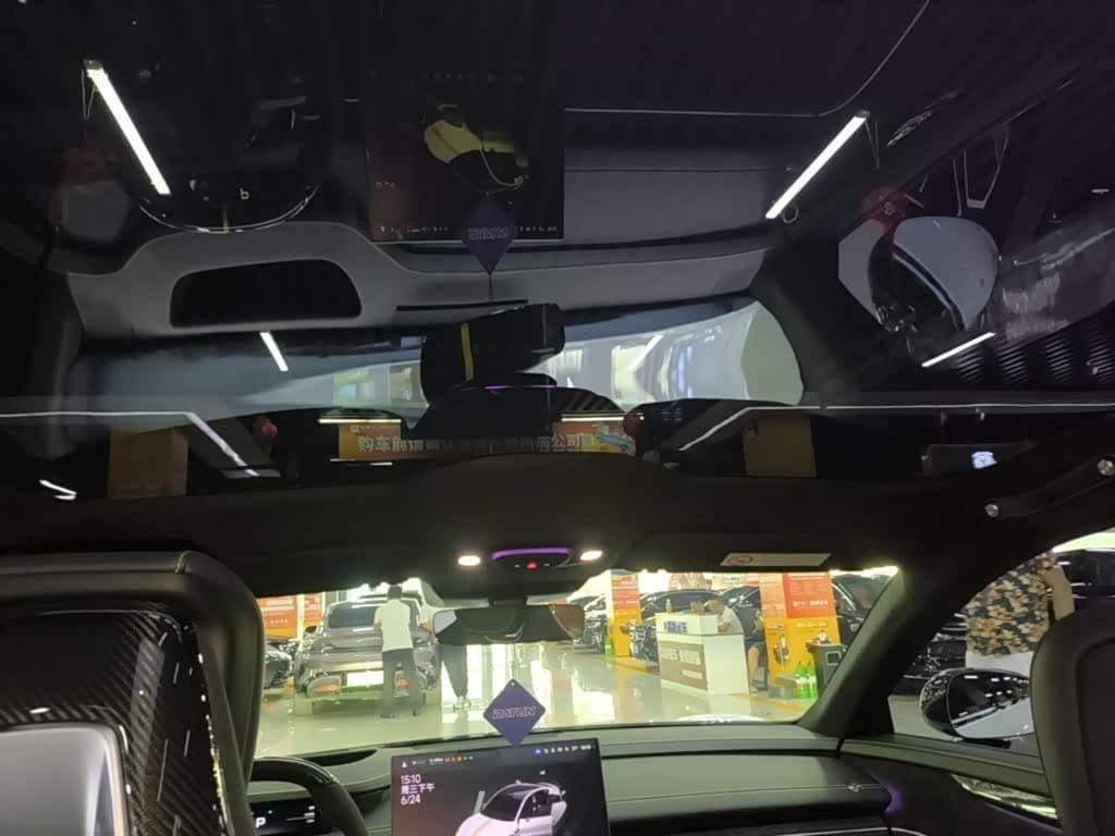 2025 Xiaomi Auto Xiaomi SU7 Ultra White, 6,700 km, China export – photo 18